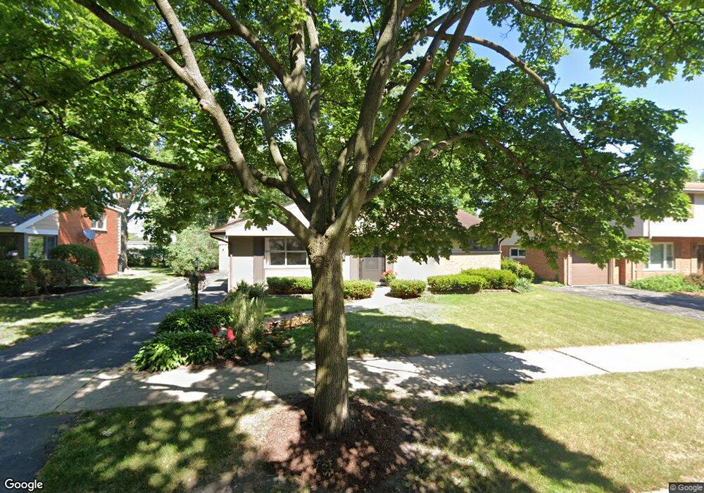 111 S Elm Tree Ln, Elmhurst, IL 60126 - photo 1