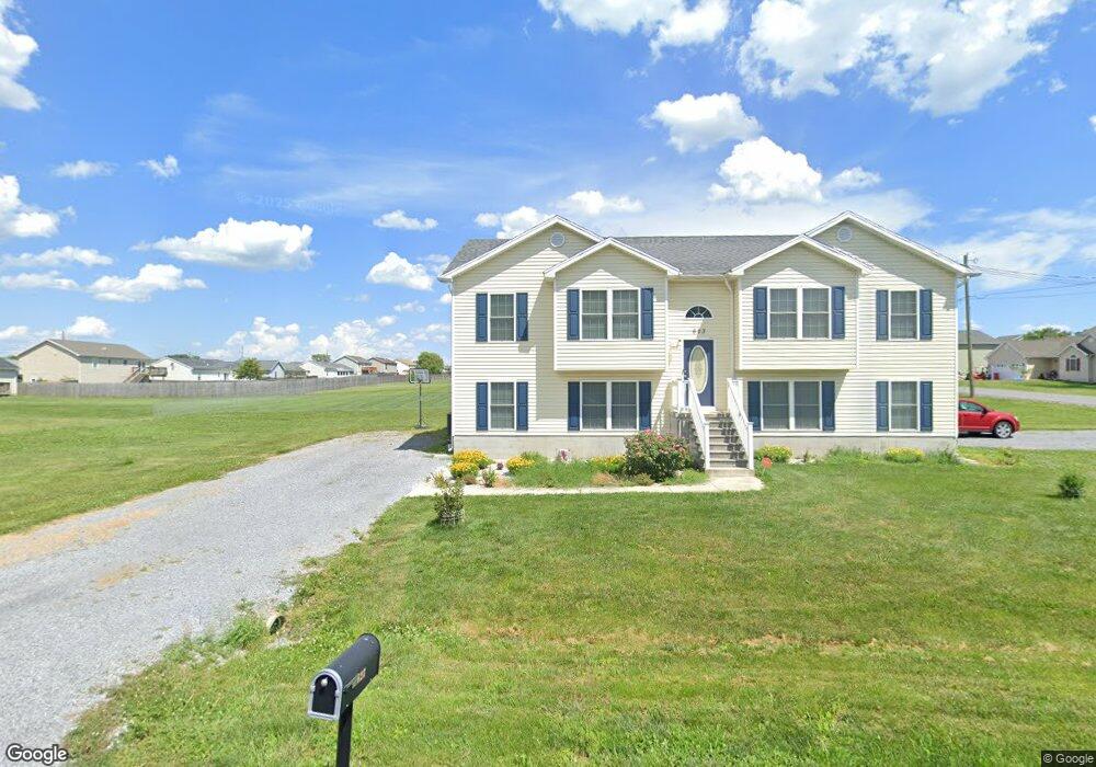 623 Dulcimer Dr, Bunker Hill, WV 25413 - photo 1