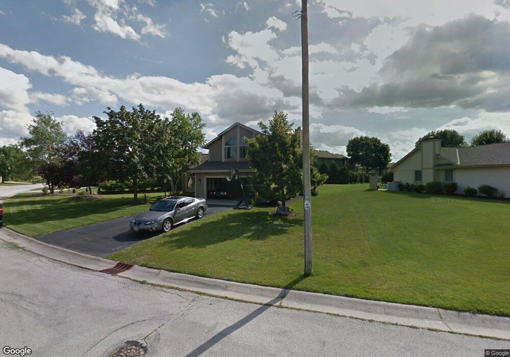 W158N7757 Hunters Ridge Cir, Menomonee Falls, WI 53051 - photo 1