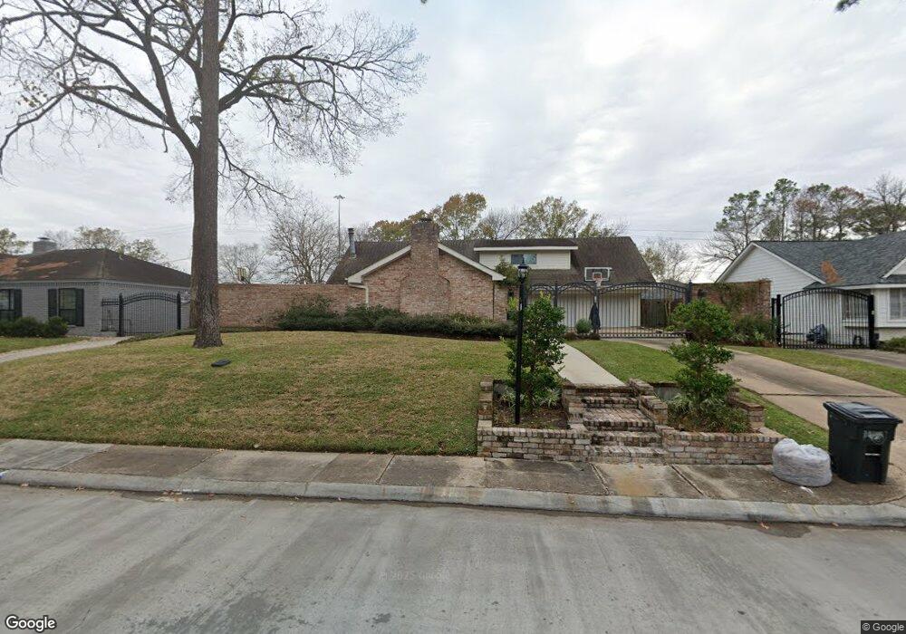 102 Briar Hill Dr, Houston, TX 77042 - photo 1