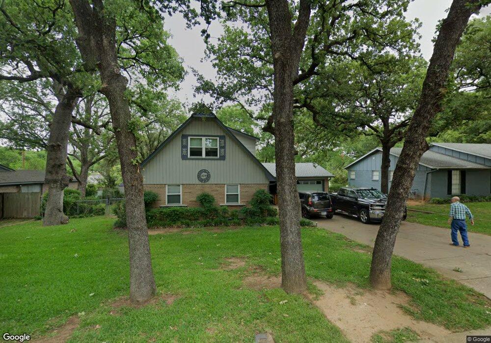 424 Crosstimber Dr, Hurst, TX 76053 - photo 1