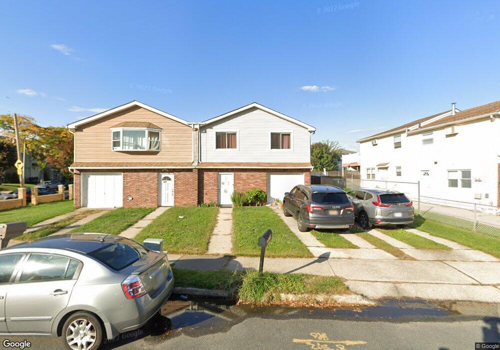 297 Regis Dr, Staten Island, NY 10314 - photo 1