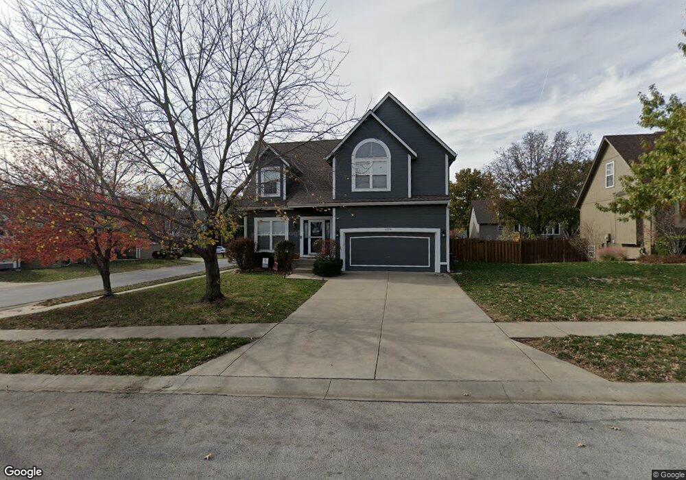 5018 Lakecrest Dr, Shawnee, KS 66218 - photo 1