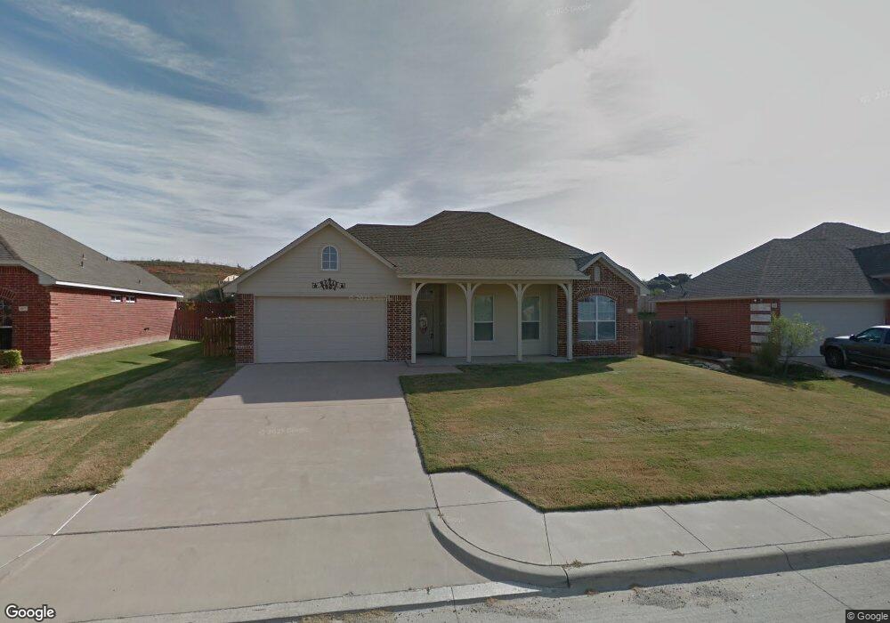 121 Pleasant View Dr, Weatherford, TX 76086 - photo 1