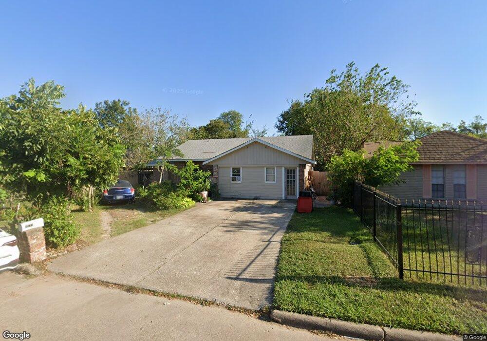 1135 Green Trail Dr, Houston, TX 77038 - photo 1