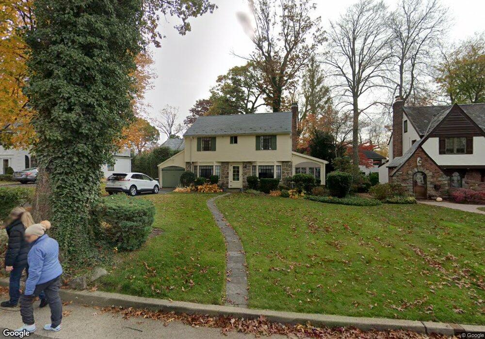 124 Andrew Rd, Manhasset, NY 11030 - photo 1