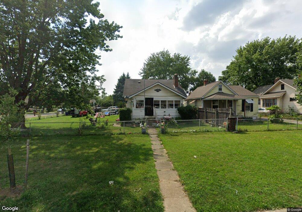 2337 Hiawatha Park Dr, Columbus, OH 43211 - photo 1