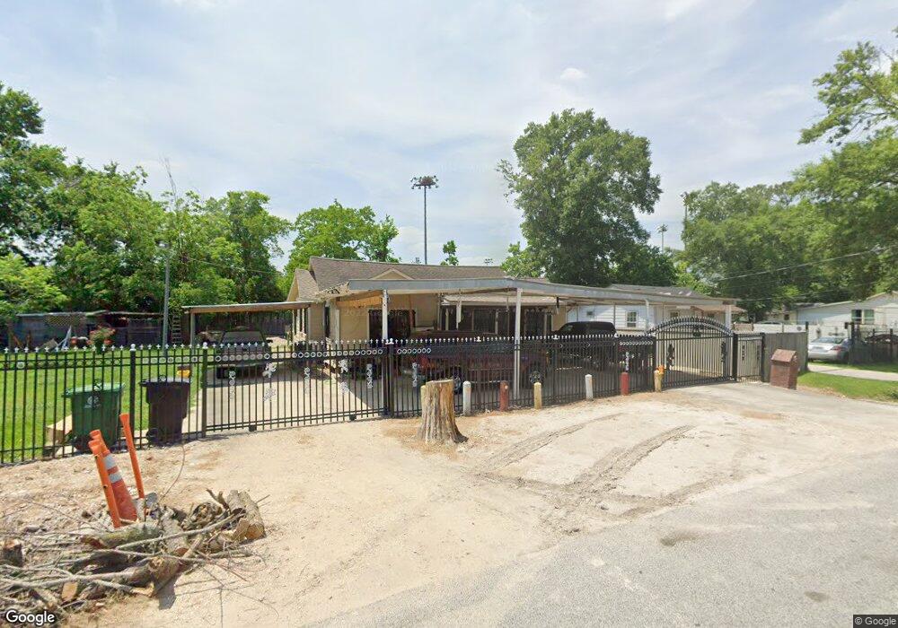 9303 Shoreham St, Houston, TX 77093 - photo 1