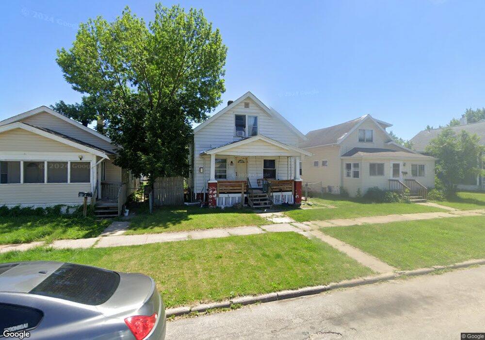 1917 K St SW, Cedar Rapids, IA 52404 - photo 1