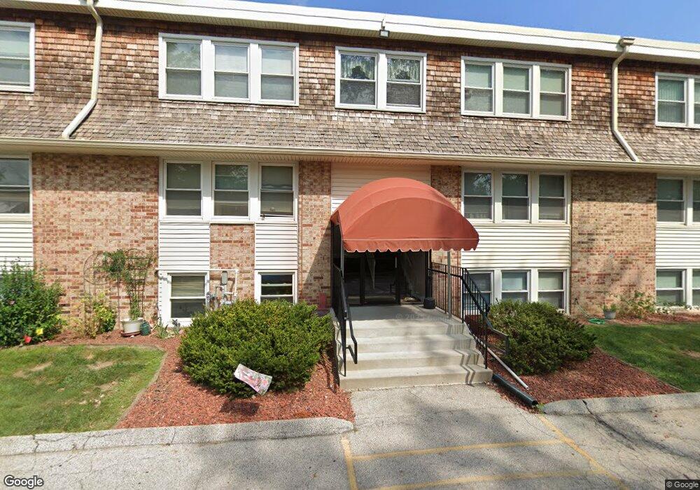 Windsor Chateau, Des Moines, IA 50324 - photo 1