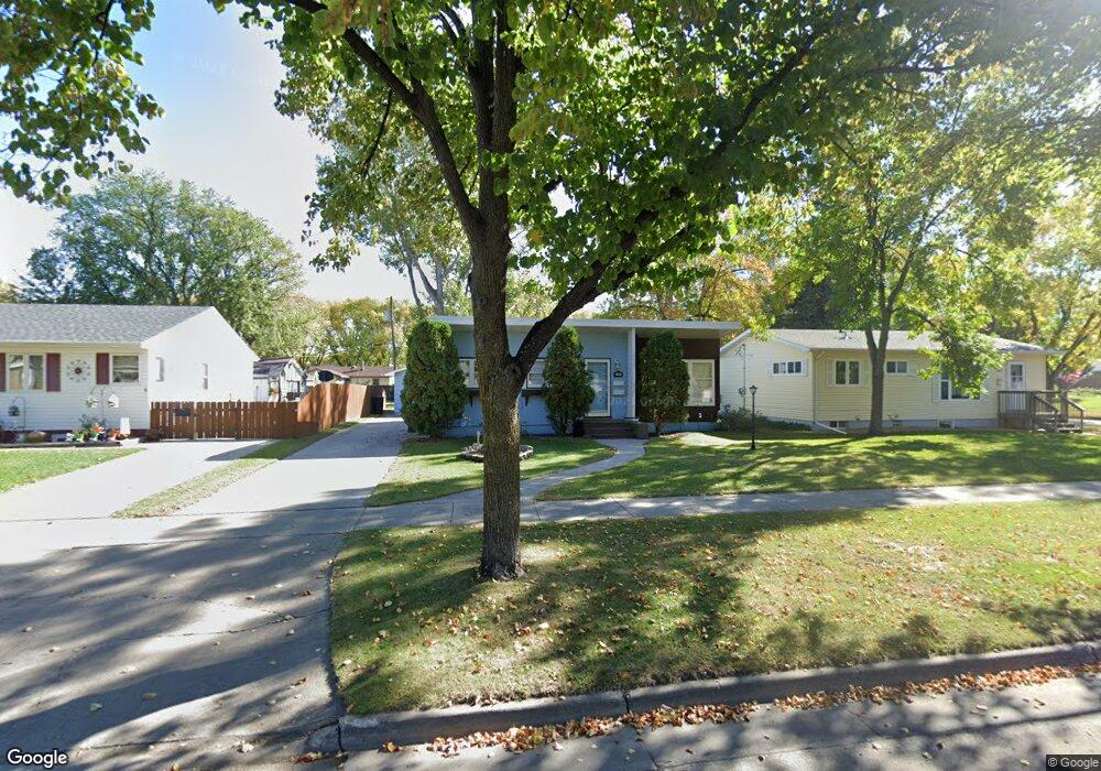 1017 S 18th St, Grand Forks, ND 58201 - photo 1