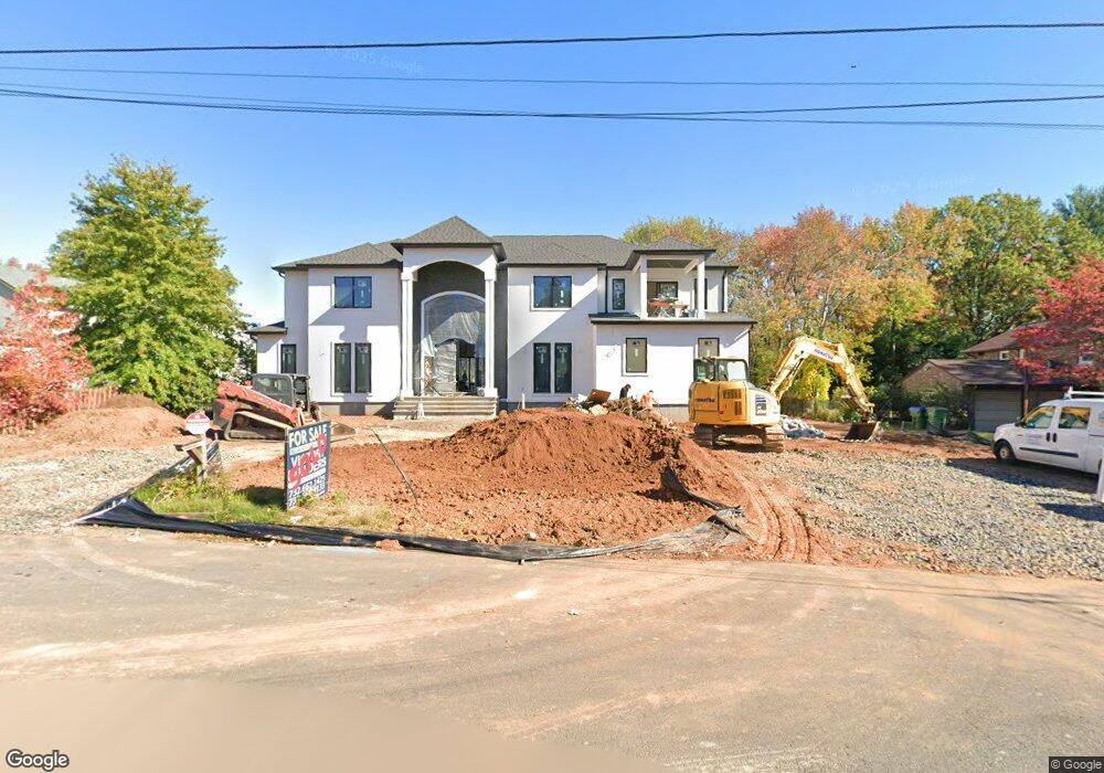 4 Tuscan Rd, Edison, NJ 08820 - photo 1