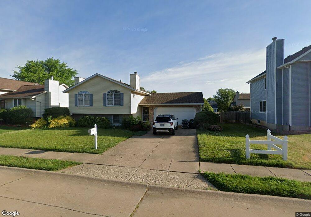 2330 W 60th Place, Davenport, IA 52806 - photo 1
