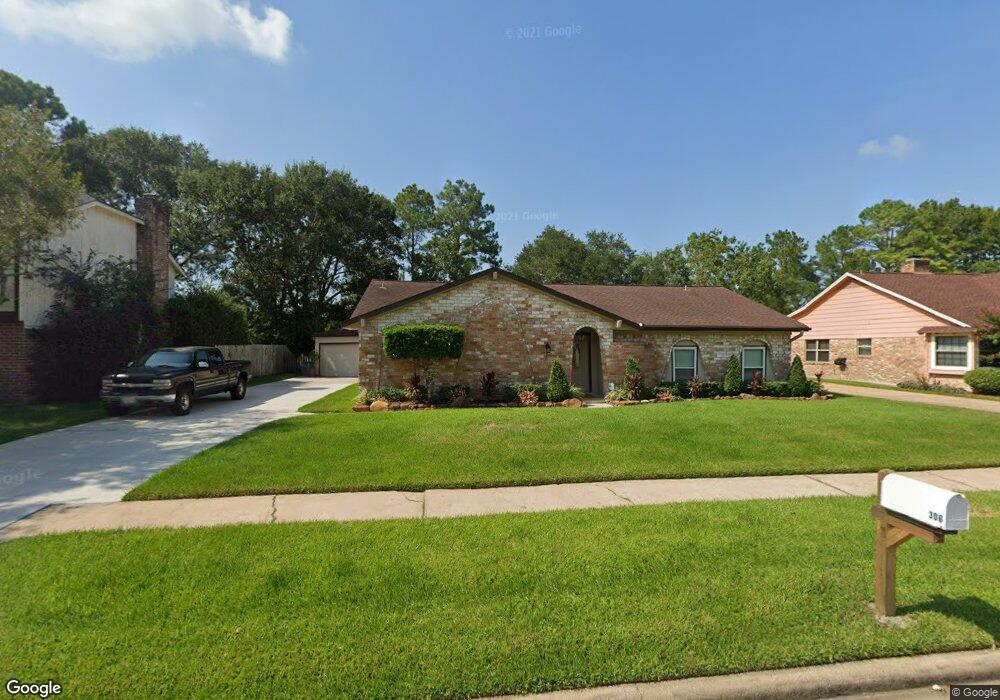 306 W Castle Harbour Dr, Friendswood, TX 77546 - photo 1