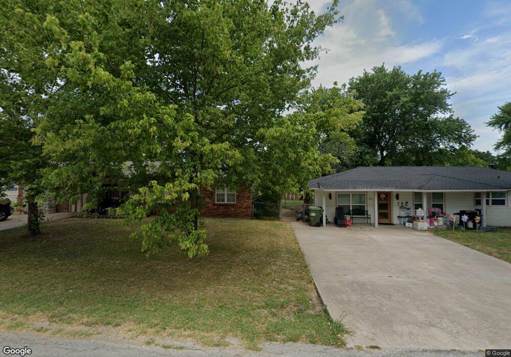 319 E Maple St, Skiatook, OK 74070 - photo 1