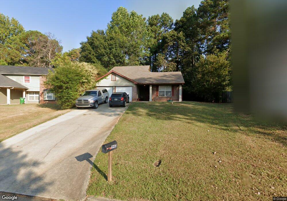 1942 Corners Cir, Lithonia, GA 30058 - photo 1