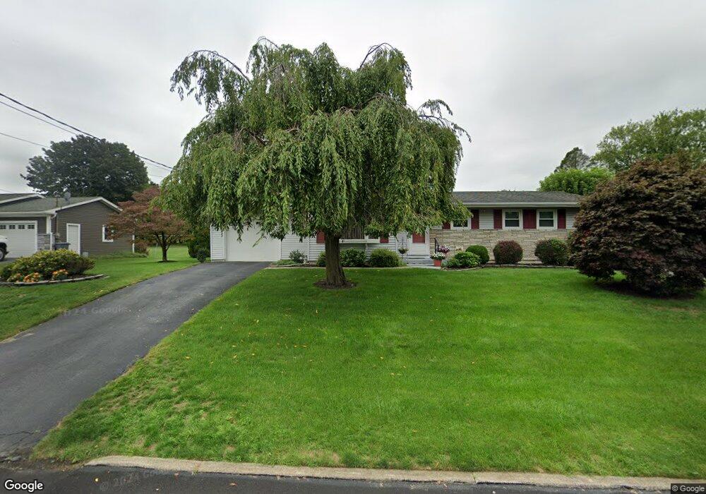 1115 Bayberry Rd, Pen Argyl, PA 18072 - photo 1