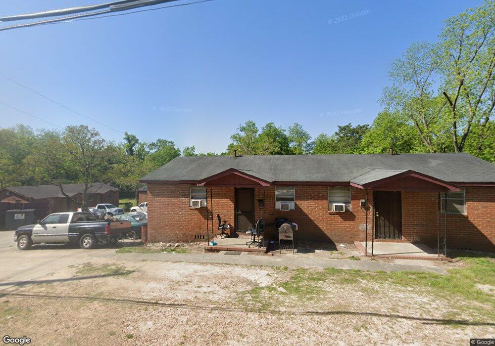 690 Pebble St, Macon, GA 31201 - photo 1