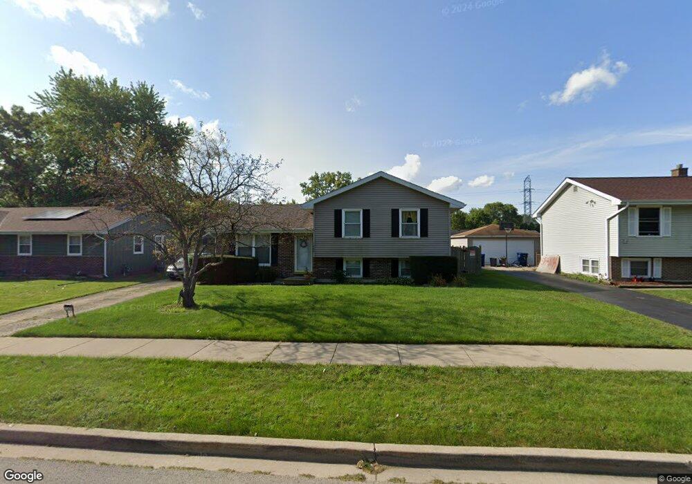 1305 Macarthur Dr, Waukegan, IL 60087 - photo 1