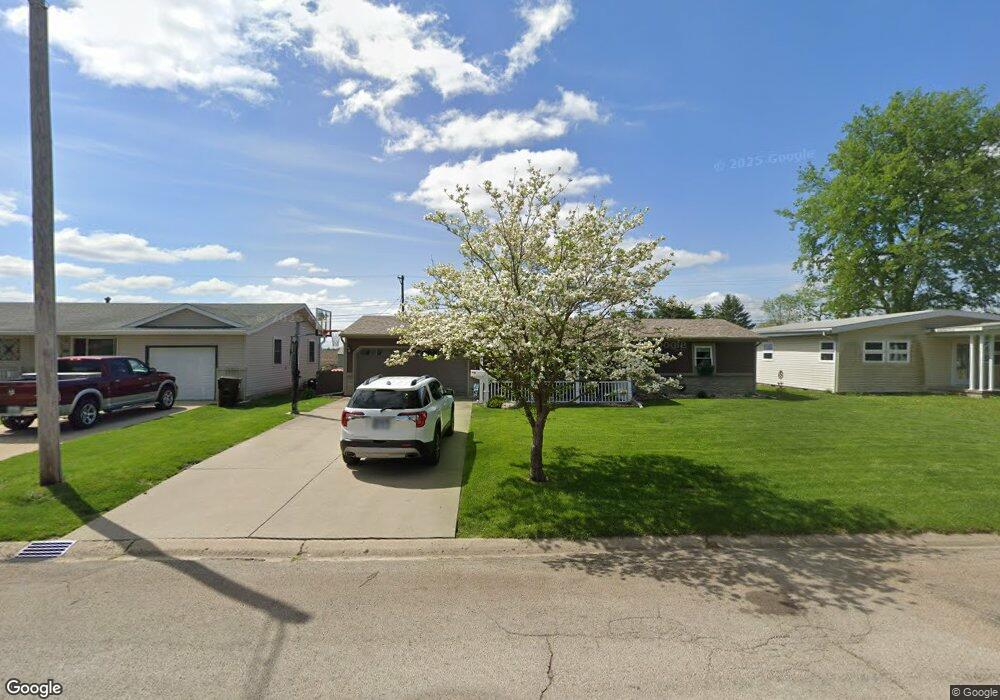 245 Mayfair Dr, Lincoln, IL 62656 - photo 1