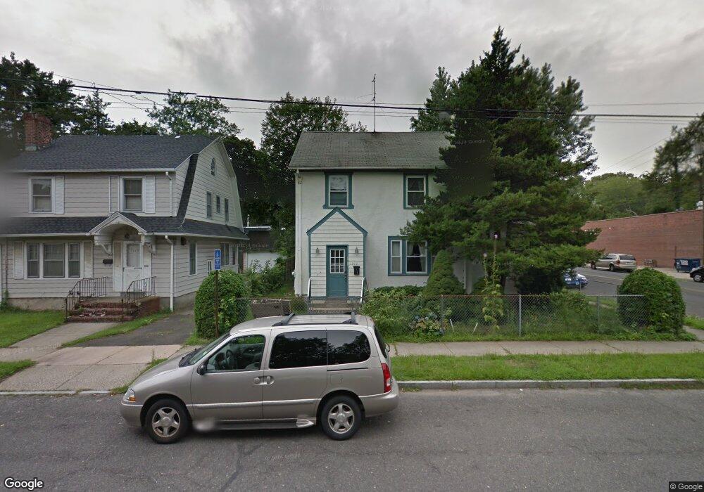 1559 Laurel Ave, Bridgeport, CT 06604 - photo 1