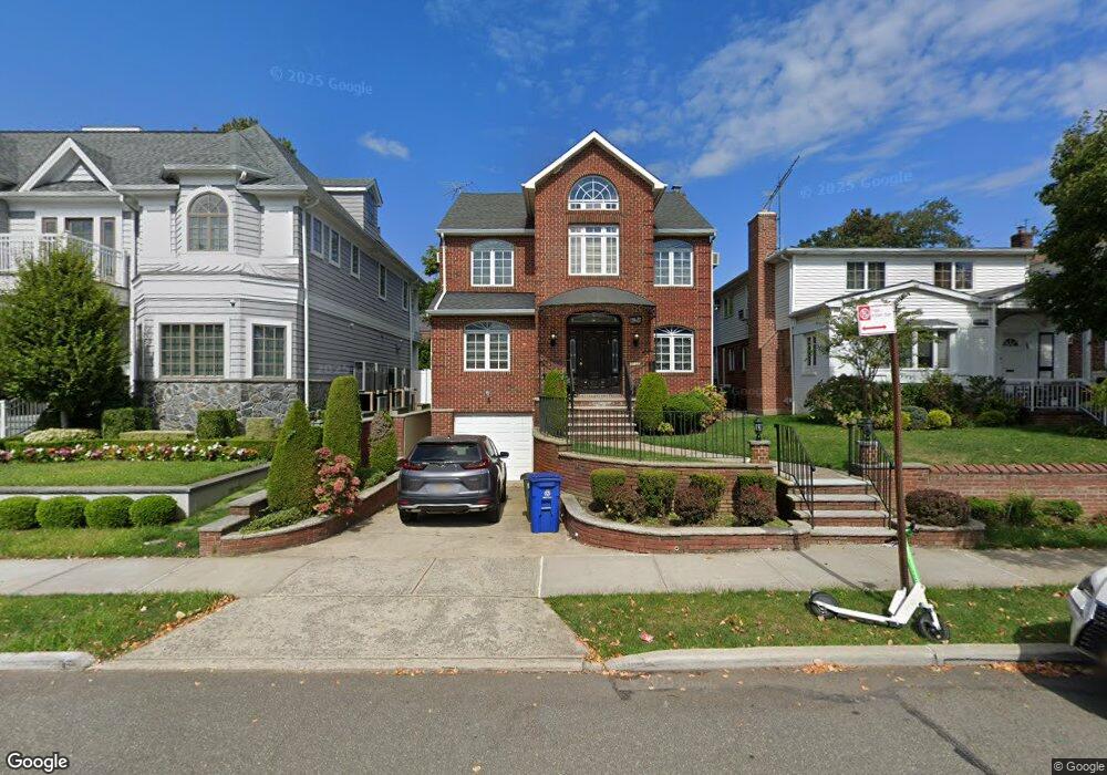 13907 72nd Rd, Flushing, NY 11367 - photo 1