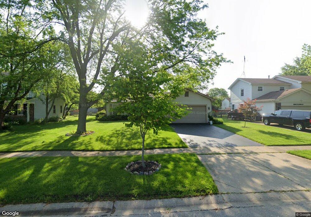 940 Fox Run Ln, Algonquin, IL 60102 - photo 1