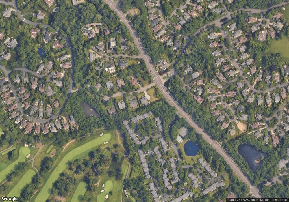 2 Folie Ct, Manhasset, NY 11030 - photo 1