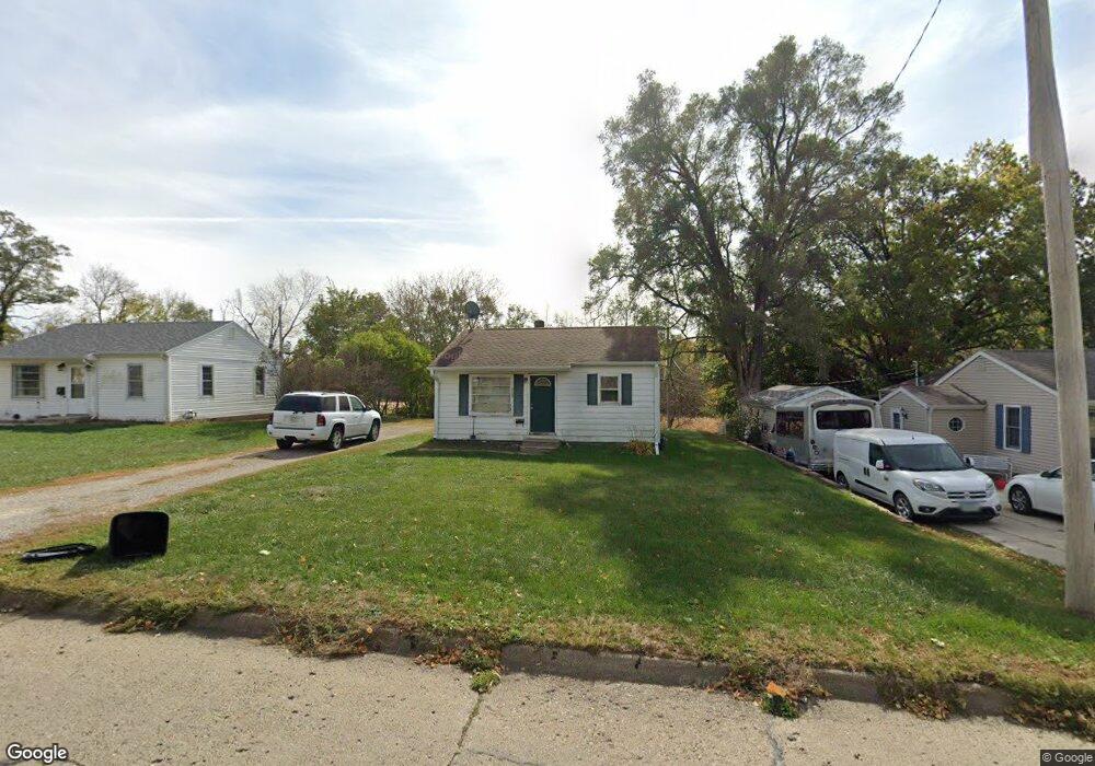 2105 S 8th Ave E, Newton, IA 50208 - photo 1