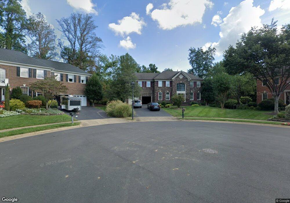 2401 Lellah Ct, Dunn Loring, VA 22027 - photo 1