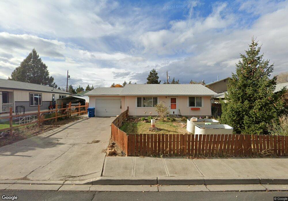 1137 NW 8th St, Redmond, OR 97756 - photo 1