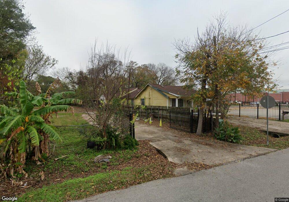6702 Donlen St, Houston, TX 77022 - photo 1