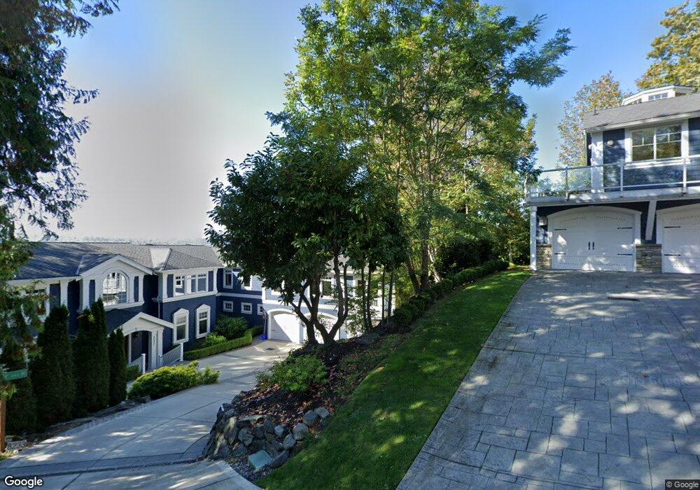 8171 W Mercer Way, Mercer Island, WA 98040 - photo 1