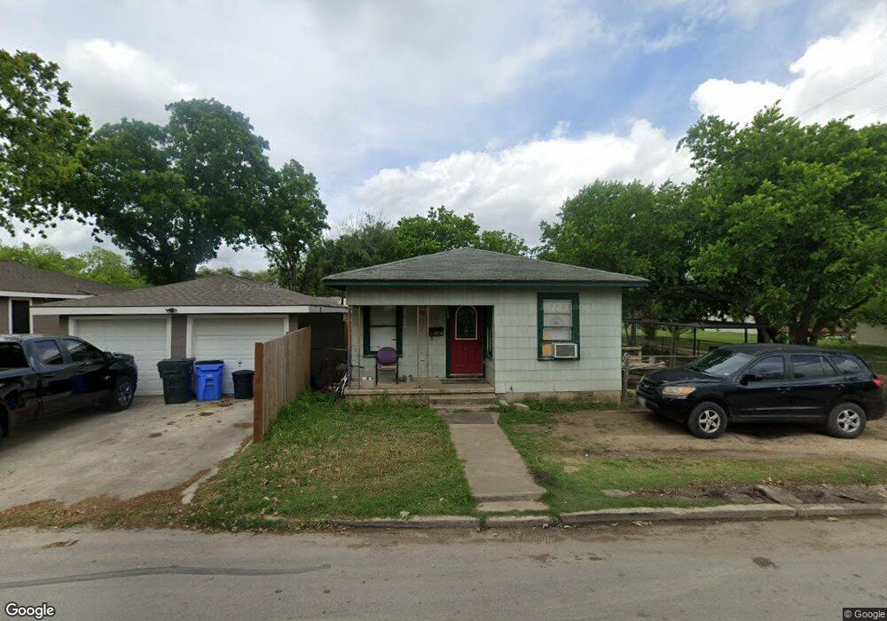 1108 Peach St, Seguin, TX 78155 - photo 1