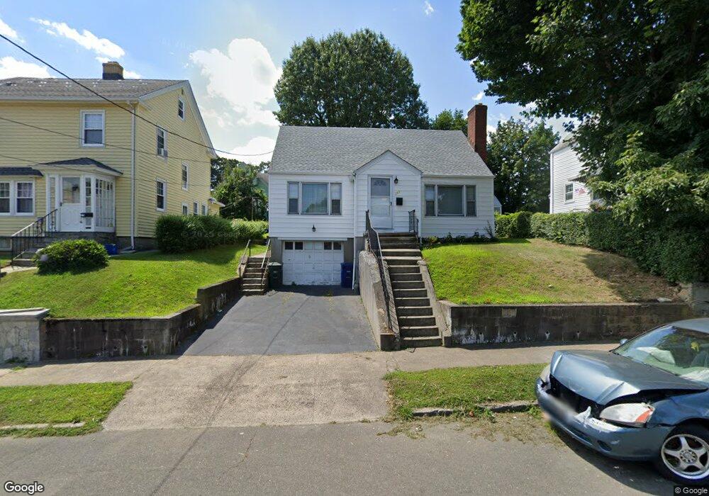 389 Ezra St, Bridgeport, CT 06606 - photo 1