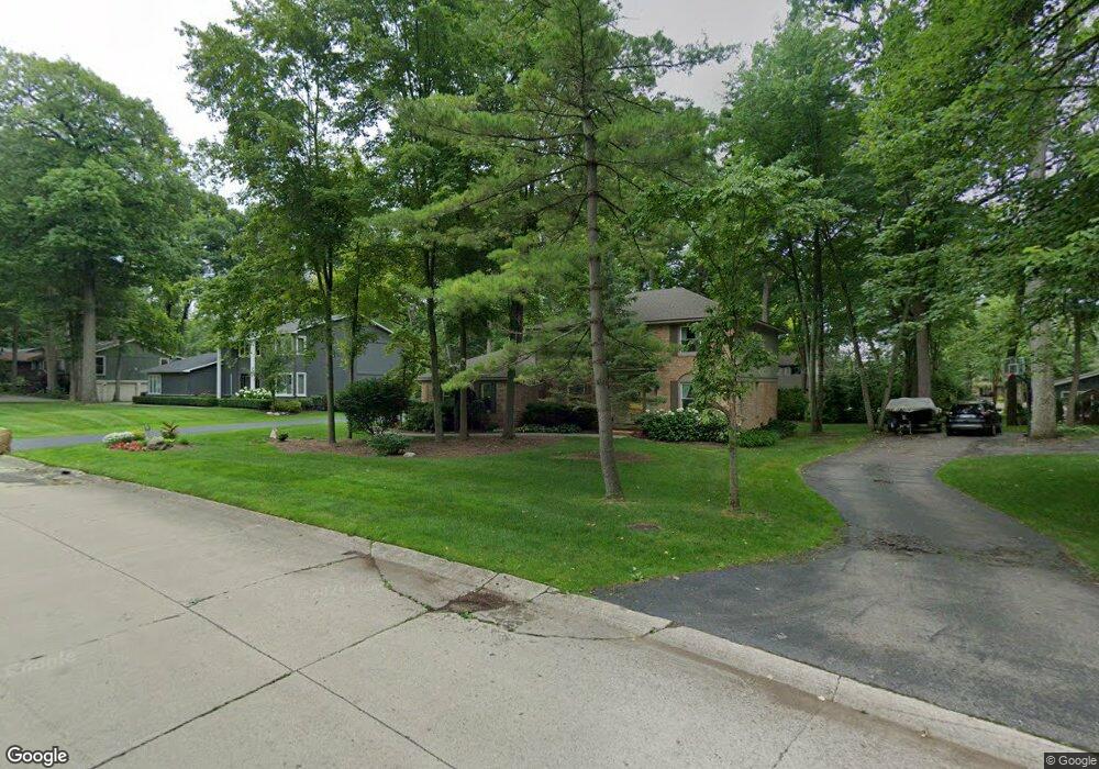 3656 Oakleaf Dr, West Bloomfield, MI 48324 - photo 1