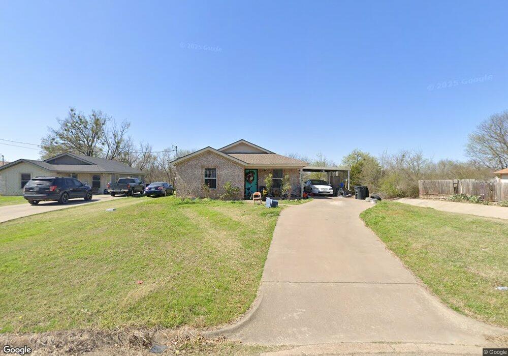 1609 Roberts Ct, Cleburne, TX 76033 - photo 1