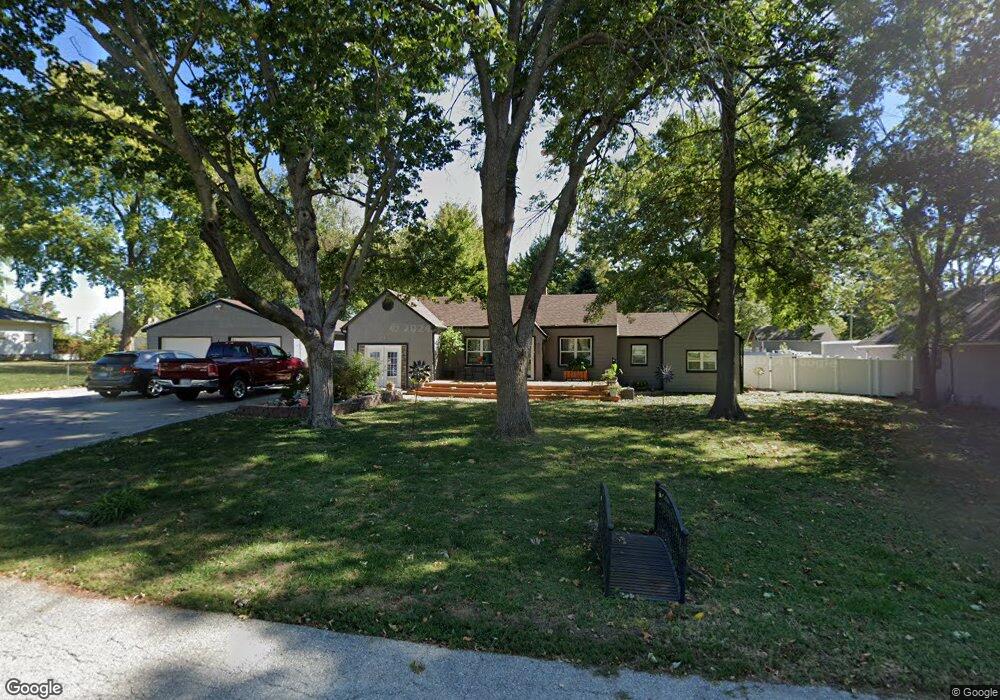 213 S Jefferson St, Raymore, MO 64083 - photo 1