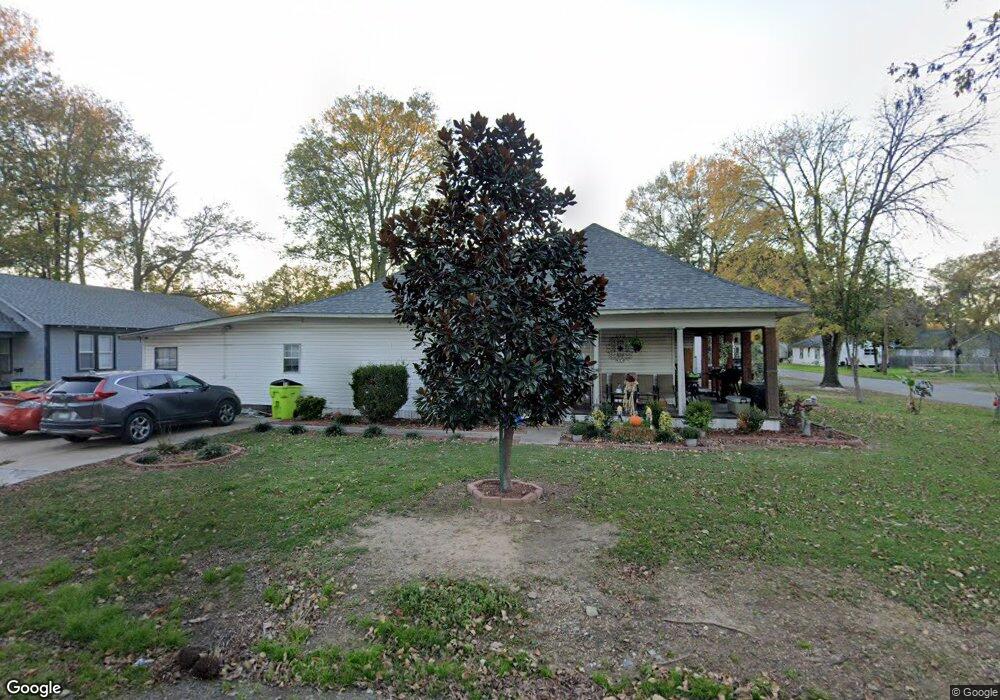 1304 S Maple St, Stuttgart, AR 72160 - photo 1
