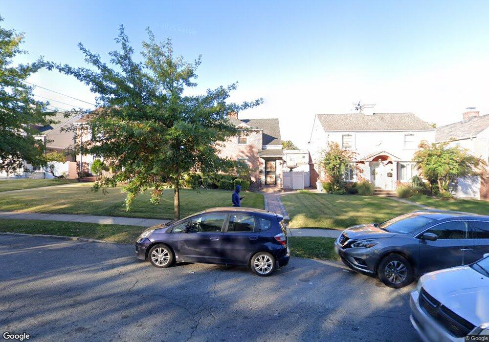 8264 168th St, Jamaica, NY 11432 - photo 1