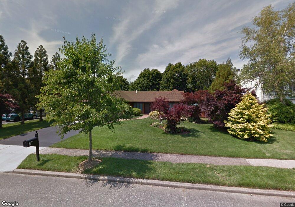 4 Tara Ln, ComMacK, NY 11725 - photo 1