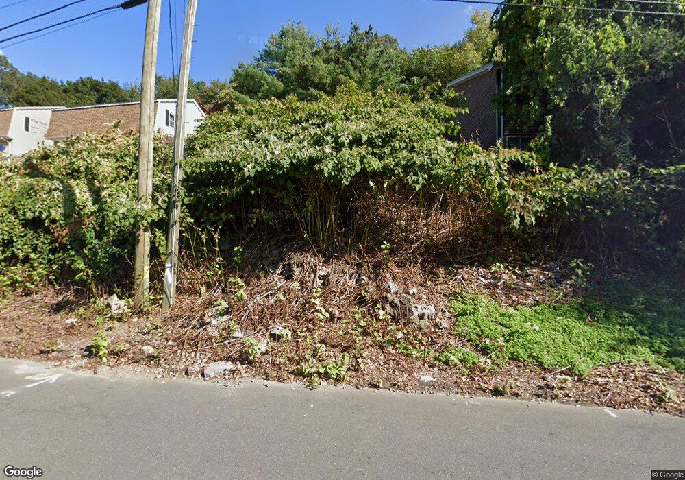 290 Waterville St unit 8, Waterbury, CT 06710 - photo 1