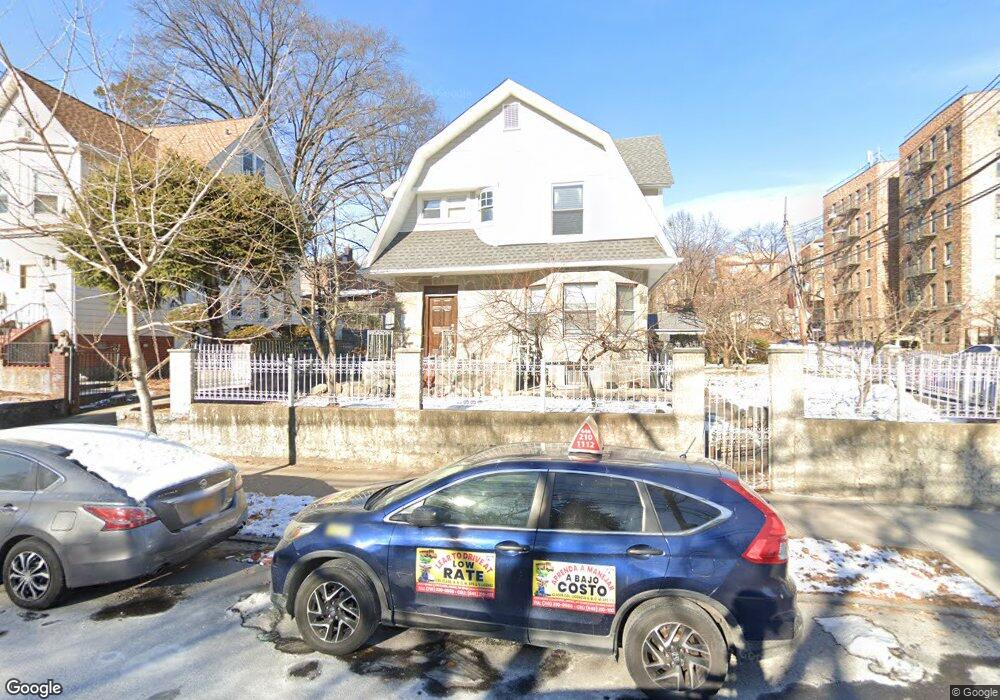 251 W 261st St unit 1, Bronx, NY 10471 - photo 1