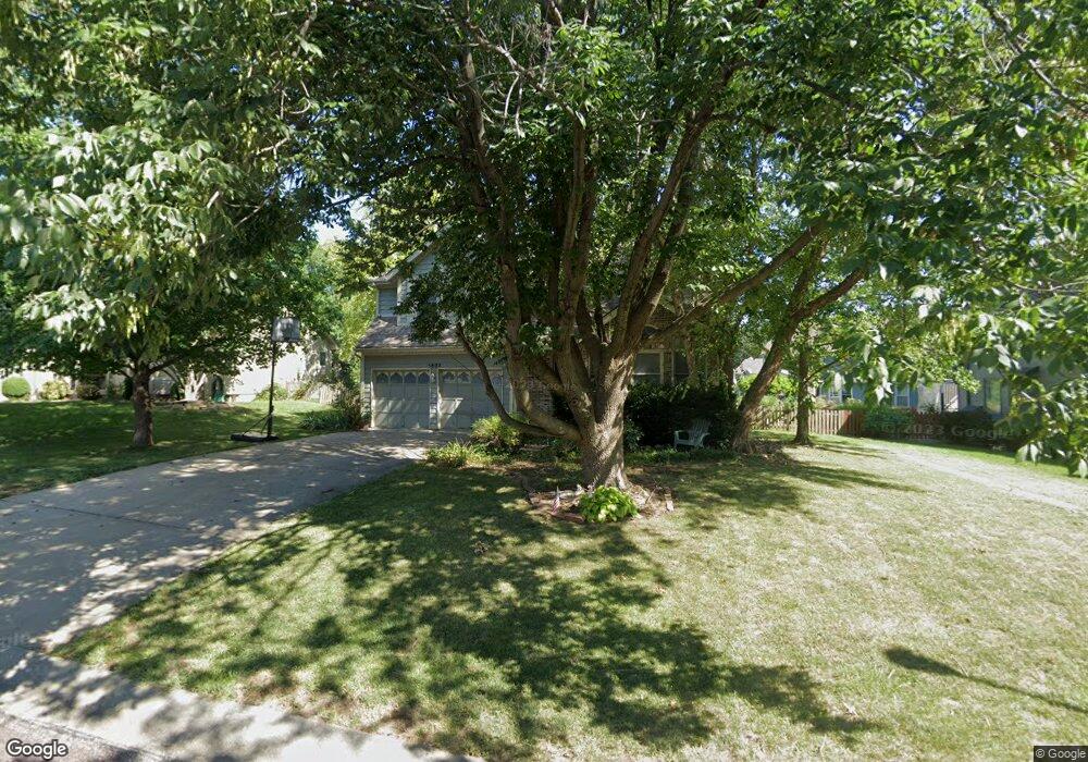 5802 W 157th Terrace, Overland Park, KS 66223 - photo 1