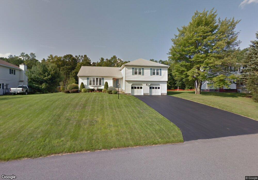 10 Glenview Dr, Schenectady, NY 12302 - photo 1