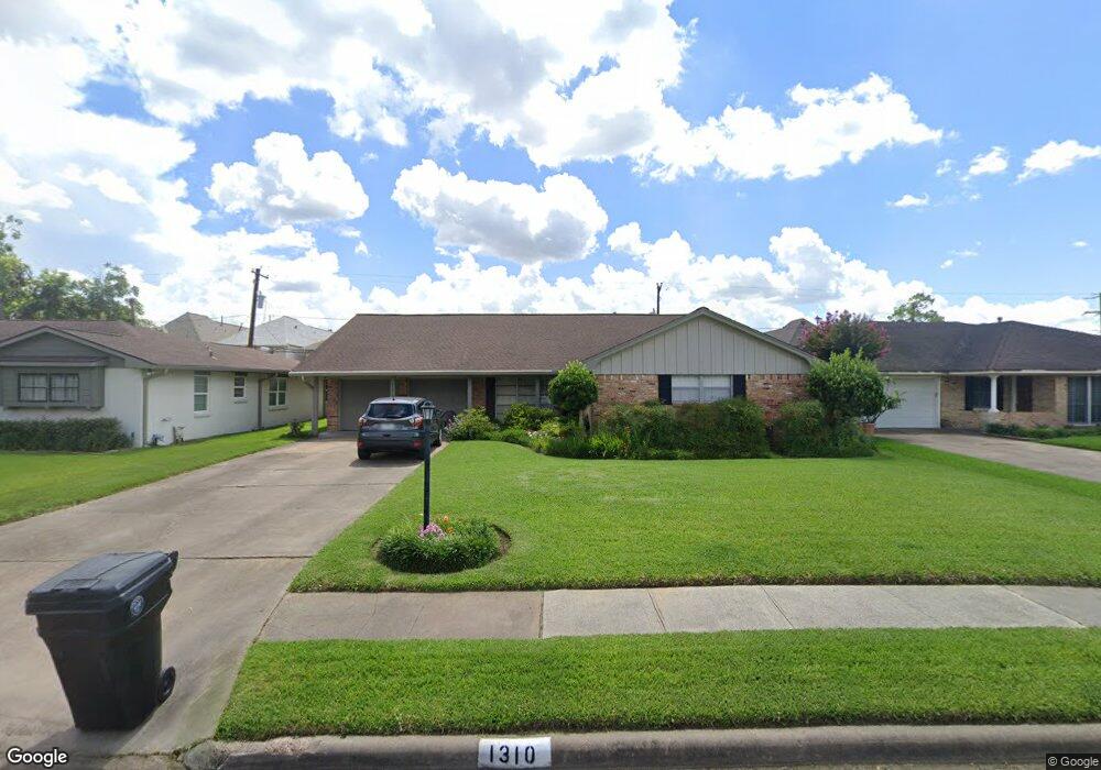 1310 Valleta Dr, Houston, TX 77008 - photo 1