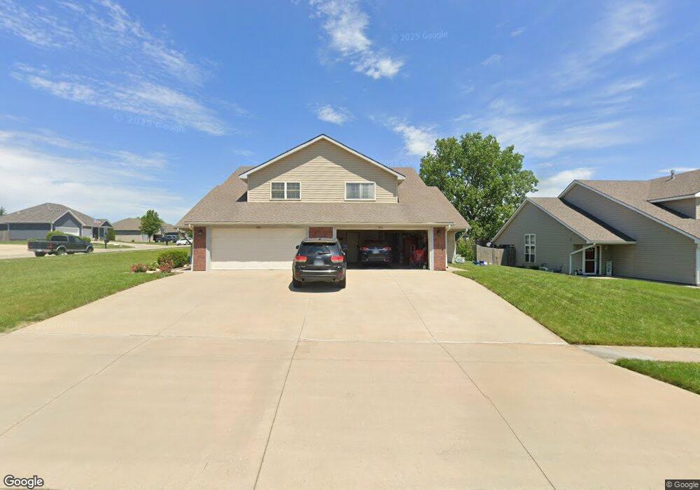 804 SE 44th Terrace, Topeka, KS 66609 - photo 1