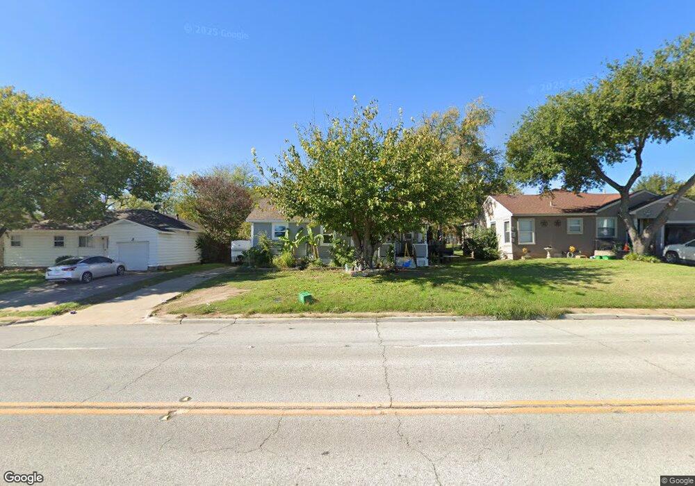 609 SW 3rd St, Grand Prairie, TX 75051 - photo 1