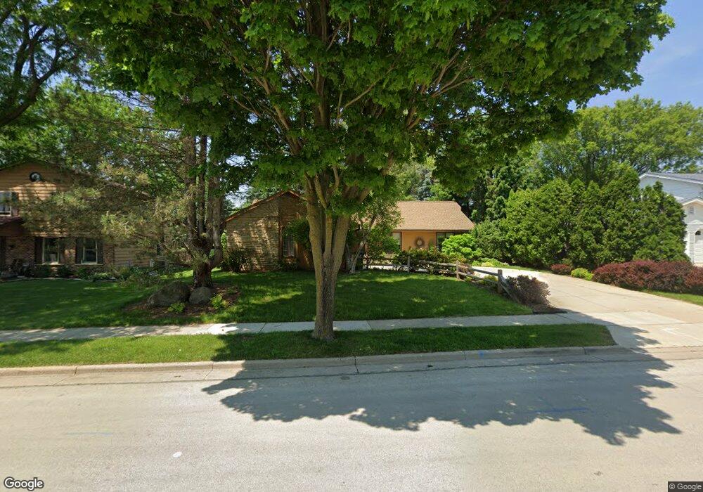 1604 Butler Dr, Waukesha, WI 53186 - photo 1