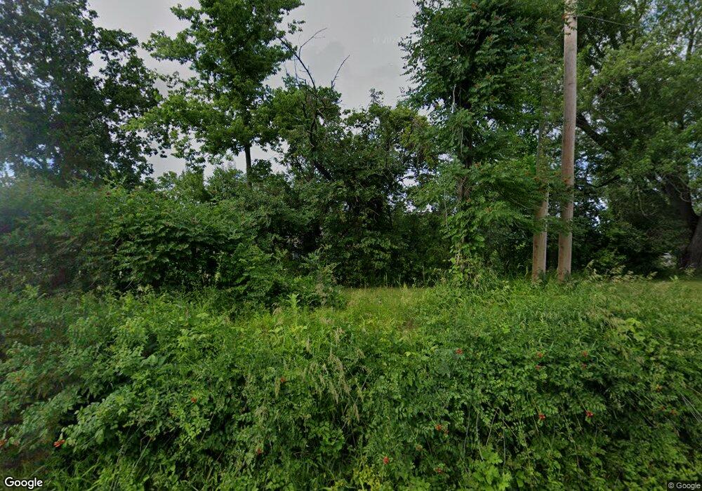 2775 C St SW, Cedar Rapids, IA 52404 - photo 1